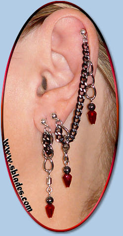 Single-pierced lobe w/upper-stud & simple earring